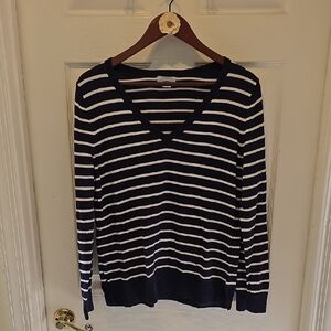 Old Navy Women's Striped V-Neck Sweater in Navy and White- Size Large